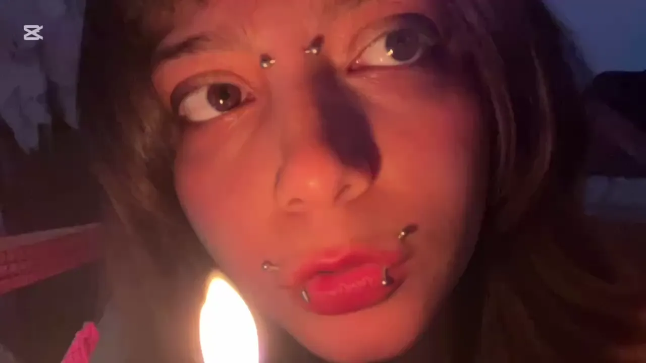 crazy-lesbian-applies-wax-to-her-body